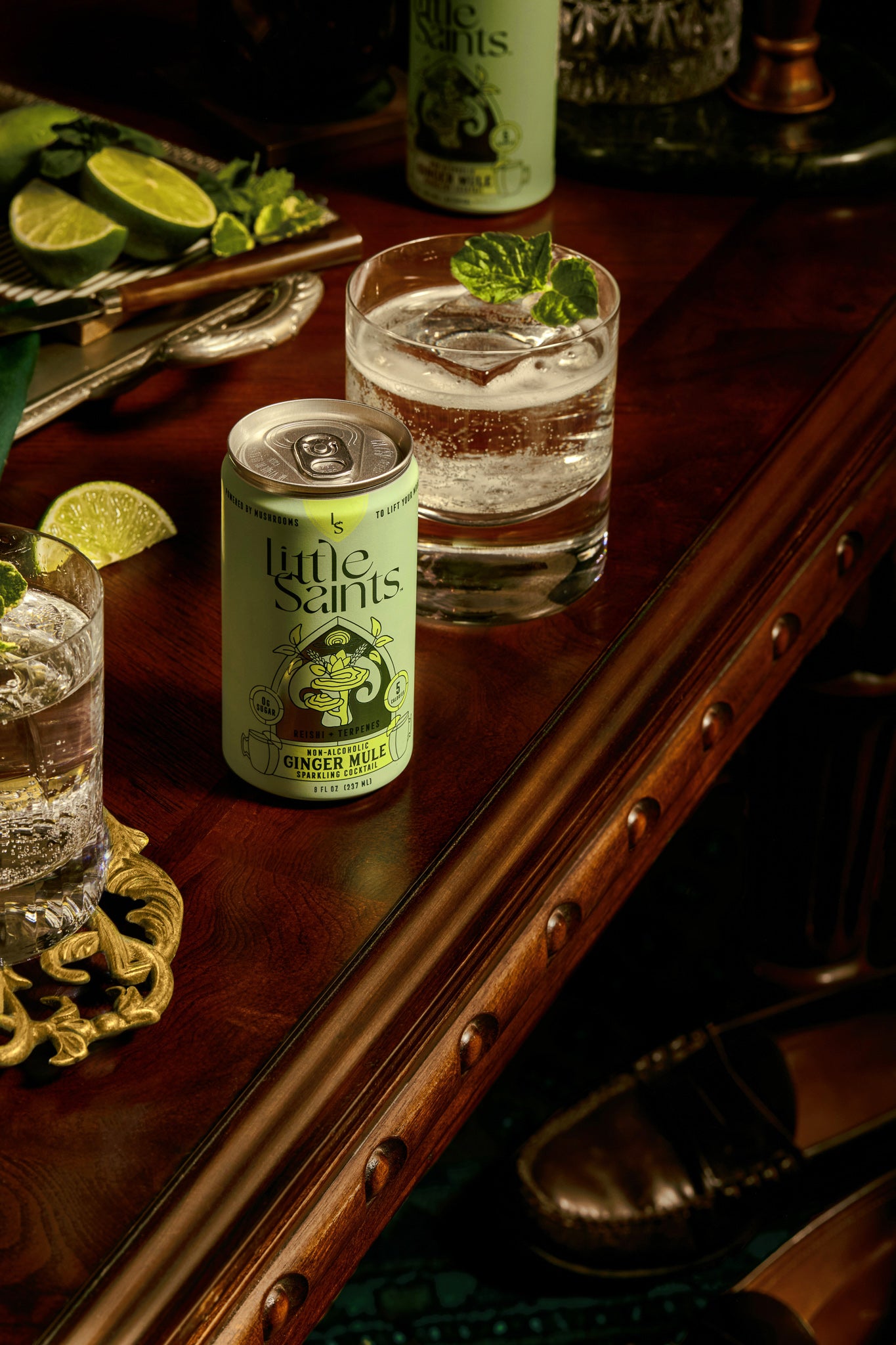 Ginger Mule Little Saints en vaso — cóctel sin alcohol jengibre picante y Reishi orgánico