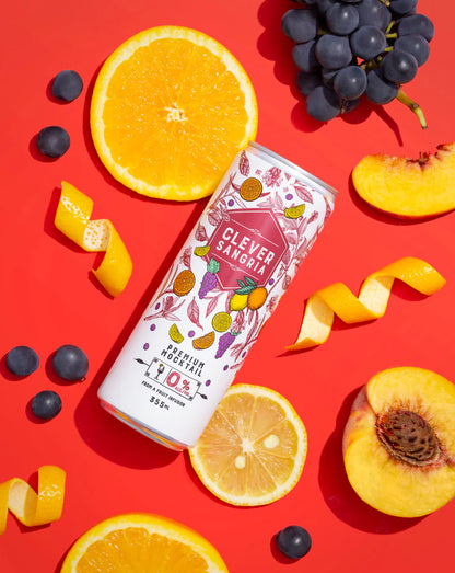 Clever Mocktails Sangría en vaso con hielo — mocktail sin alcohol estilo español