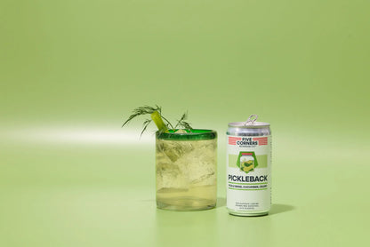 Pickleback Five Corners Beverage Co. en mesa — RTD sin artificiales natural baja en calorias Panama