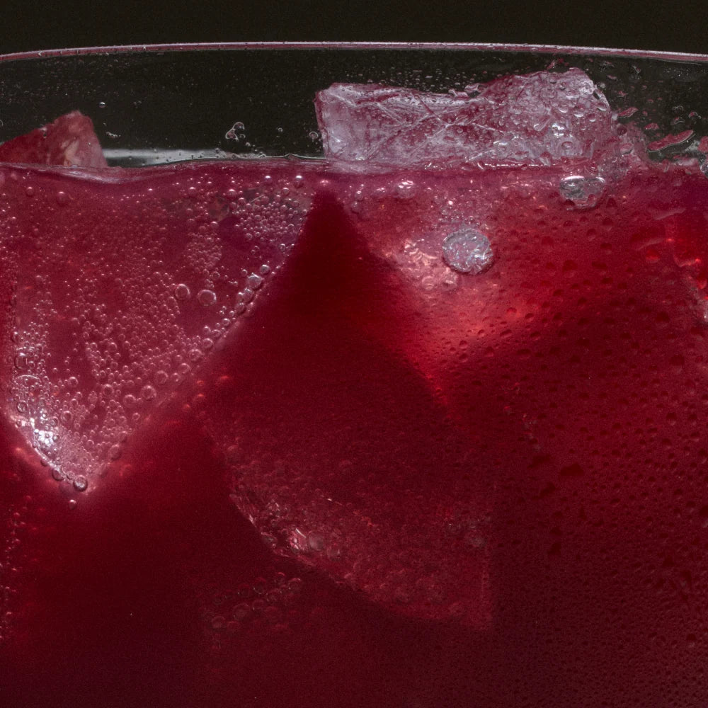 Le Spritz Blood Orange Ghia detalle lata — aperitivo botanico sin azucar sin cafeina 0.0% ABV