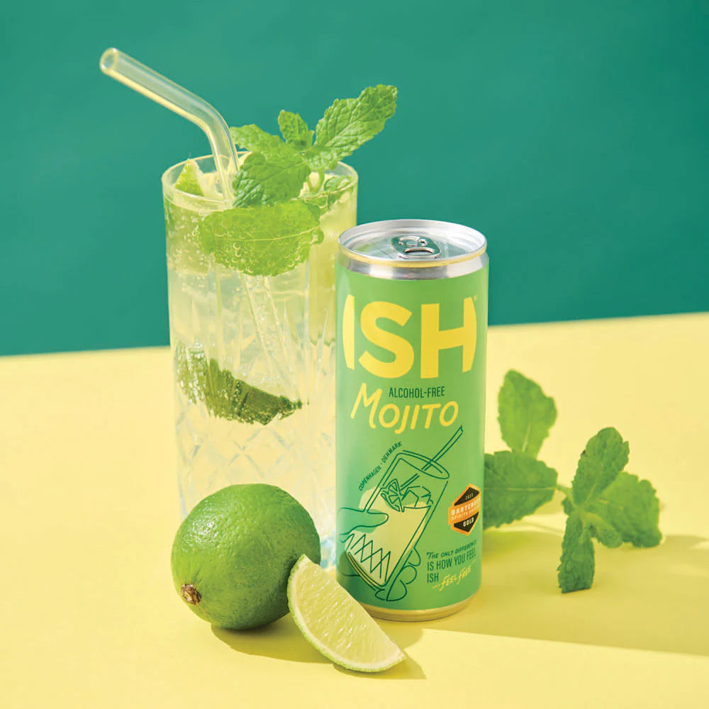 ISH Mojito sin alcohol servido en vaso con hielo y menta — mojito RTD sin alcohol fresco