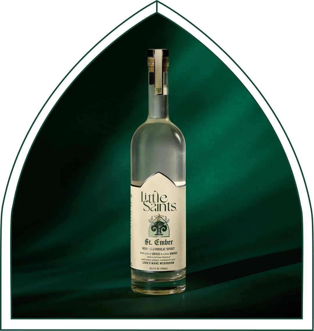 St. Ember Little Saints detalle botella — Top 25 NA Spirits 2023 Lion’s Mane orgánico