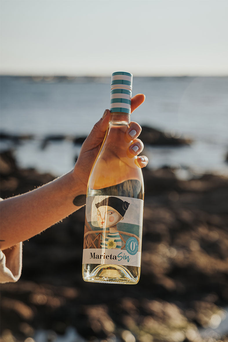 Marieta Zero sin alcohol en tienda — vino blanco Albarino 0.0% ABV Martin Codax Galicia